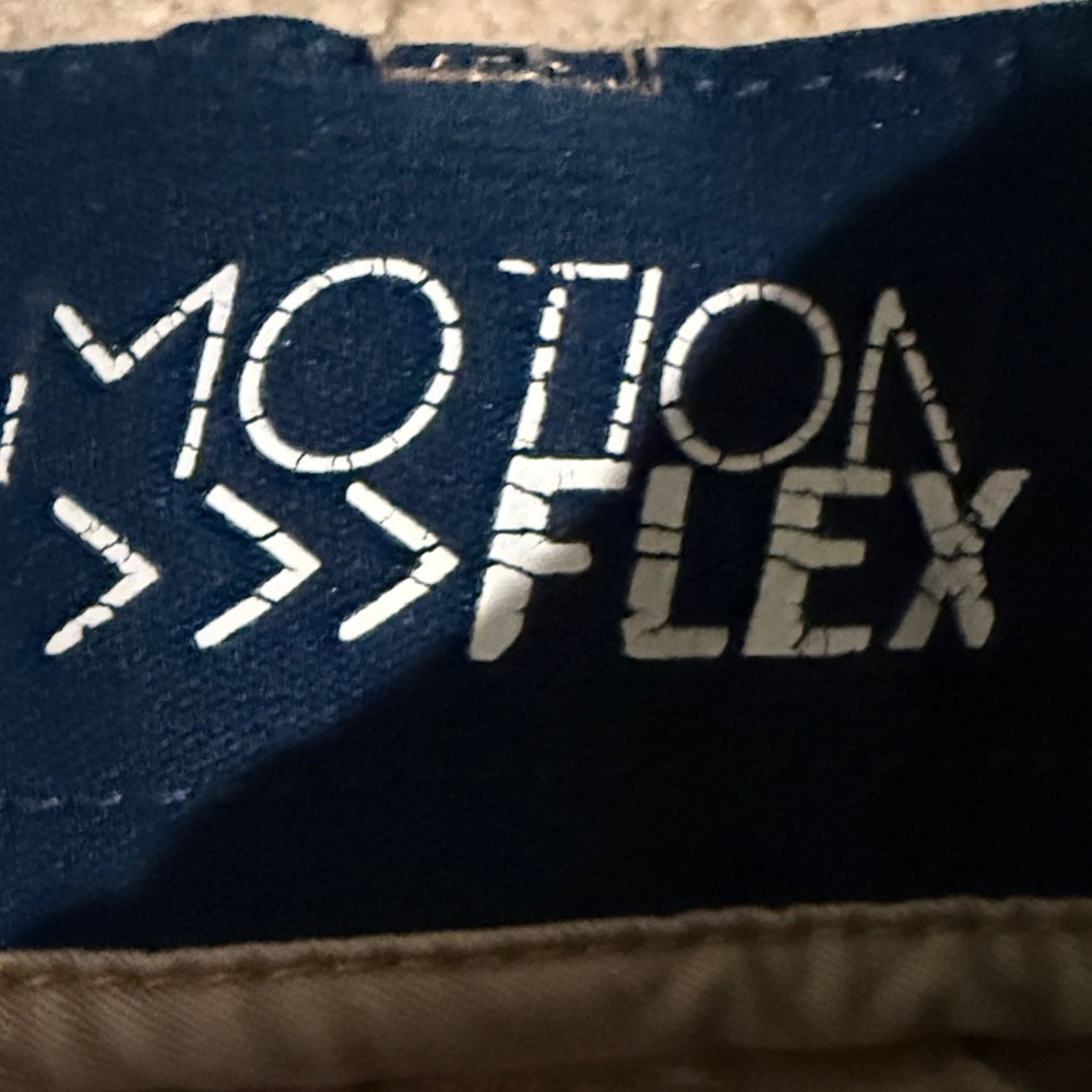 crown & ivy Men's Khaki Flat-Front Motion Flex Chino Shorts - Picture 6 of 6